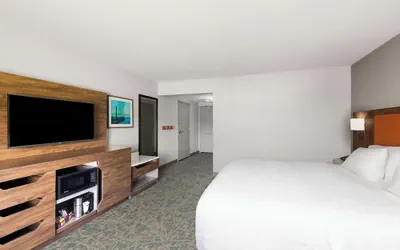 Photo 5 - Hampton Inn & Suites Savannah-Airport