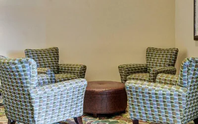 Photo 4 - Comfort Suites near Hot Springs Park