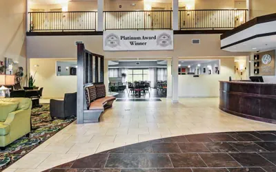 Photo 5 - Comfort Suites near Hot Springs Park
