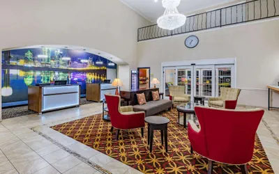 Photo 5 - La Quinta Inn & Suites by Wyndham Garland Harbor Point