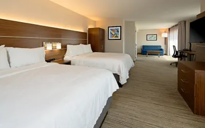 Photo 3 - Holiday Inn Express Hotel & Suites Fresno South by IHG