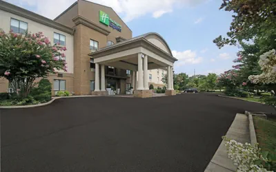 Photo 2 - Holiday Inn Express Troutville by IHG