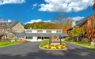 Photo 2 - Whitneys Inn at Black Mountain
