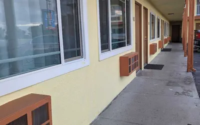 Photo 5 - Best Motel