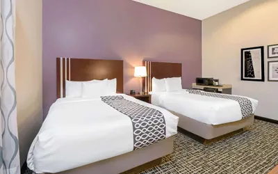 Photo 5 - La Quinta Inn & Suites by Wyndham Oklahoma City -Yukon