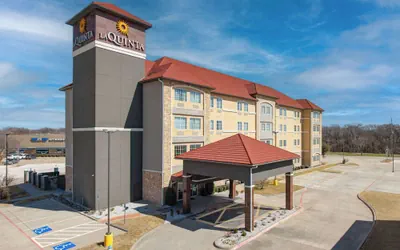 La Quinta Inn & Suites by Wyndham Allen at The Village