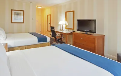 Photo 4 - Holiday Inn Express Hotel & Suites Santa Cruz by IHG