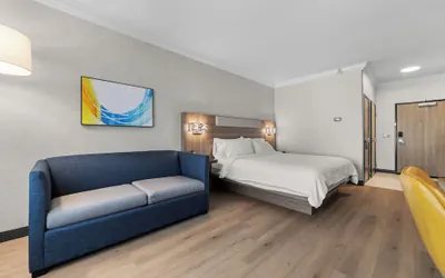 Photo 5 - Holiday Inn Express Hotel & Suites Santa Cruz by IHG