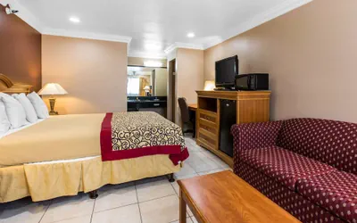 Photo 5 - Rodeway Inn Cypress - Buena Park