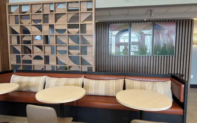 Photo 2 - Holiday Inn Midland by IHG