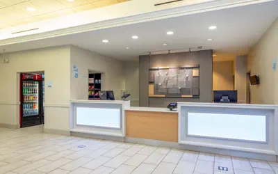 Photo 2 - Holiday Inn Express Crystal River by IHG