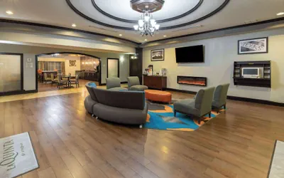 Photo 5 - La Quinta Inn & Suites by Wyndham Fort Worth - Lake Worth