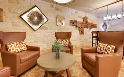 Photo 3 - Comfort Suites Arlington - Entertainment District