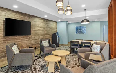 Photo 4 - Candlewood Suites VICTORIA by IHG