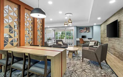 Photo 3 - Candlewood Suites VICTORIA by IHG