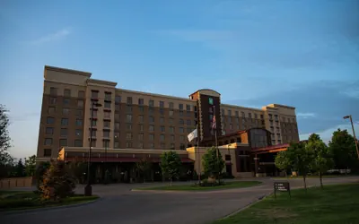 Photo 2 - Embassy Suites by Hilton Minneapolis North