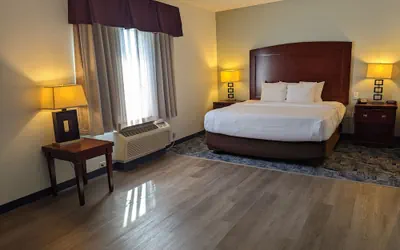 Photo 5 - La Quinta Inn & Suites by Wyndham Fort Worth NE Mall