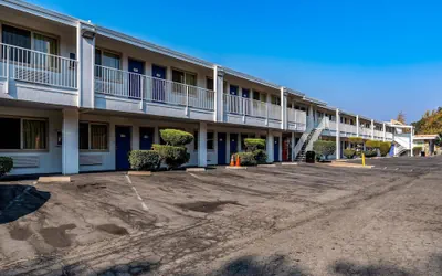 Photo 2 - Motel 6 Concord, CA
