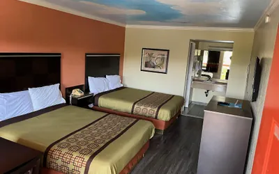Photo 3 - Rivera Inn & Suites Motel Pico Rivera