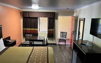 Photo 4 - Rivera Inn & Suites Motel Pico Rivera