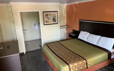Photo 2 - Rivera Inn & Suites Motel Pico Rivera