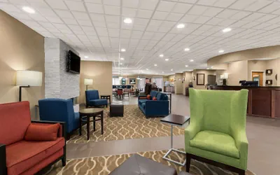 Photo 4 - Comfort Suites Commerce