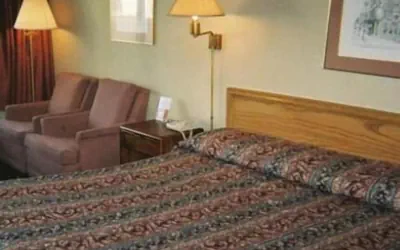 Photo 4 - Royal Extended Stay Alcoa