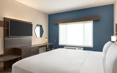 Photo 4 - Holiday Inn Express Hotel & Suites Denver Airport by IHG