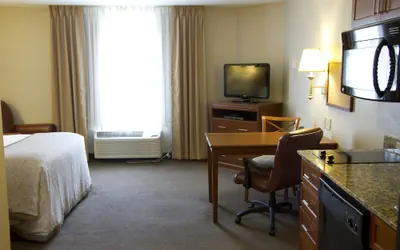 Photo 5 - Candlewood Suites Champaign-Urbana University Area by IHG