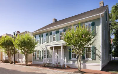 Photo 2 - Residence Inn by Marriott Savannah Downtown/Historic District