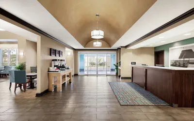 Photo 4 - Hampton Inn & Suites Brunswick
