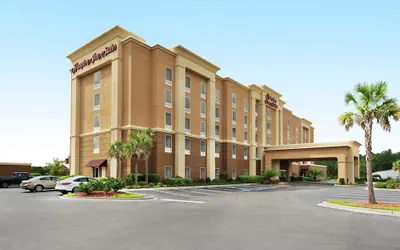 Photo 2 - Hampton Inn & Suites Brunswick