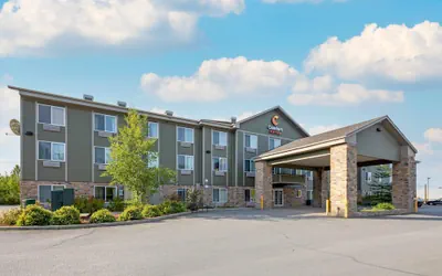 Photo 2 - Comfort Suites Anchorage International Airport