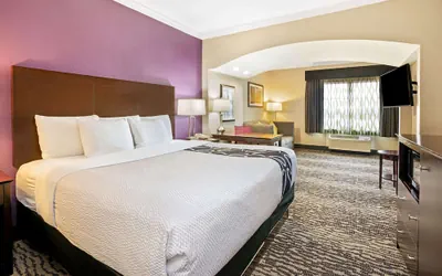 Photo 2 - La Quinta Inn & Suites by Wyndham Houston - Magnolia