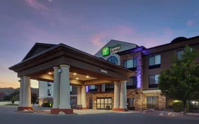 Photo 2 - Holiday Inn Express Hotel & Suites Richfield by IHG