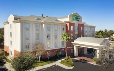 Photo 2 - Holiday Inn Express Hotel & Suites Uvalde by IHG