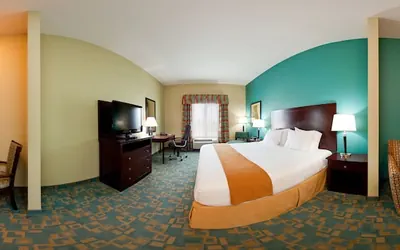 Photo 3 - Holiday Inn Express & Suites Salem by IHG