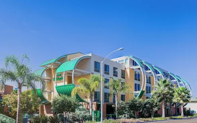 Photo 2 - Holiday Inn Oceanside Camp Pendleton Area by IHG