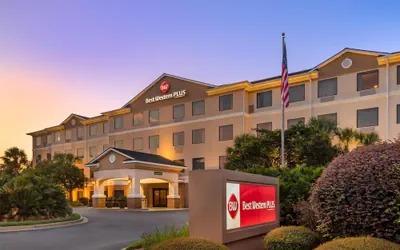 Photo 2 - Best Western Plus Valdosta Hotel & Suites