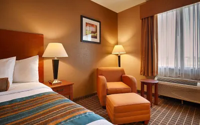 Photo 5 - Best Western Orange Inn & Suites