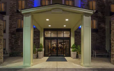 Holiday Inn Express Hotel & Suites NEWPORT by IHG