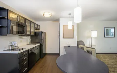 Photo 5 - Candlewood Suites Bellevue by IHG
