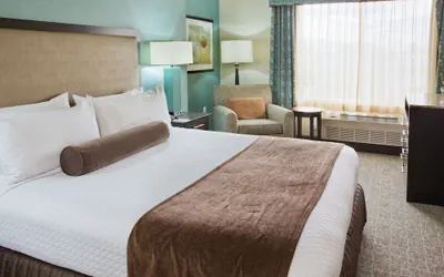 Photo 3 - Crowne Plaza Anchorage Midtown by IHG