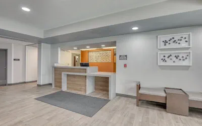 Photo 4 - Candlewood Suites Milwaukee Airport by IHG