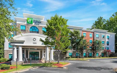 Photo 2 - Holiday Inn Express & Suites Clemson by IHG