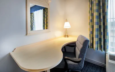 Photo 5 - Hampton Inn & Suites Cape Cod-West Yarmouth