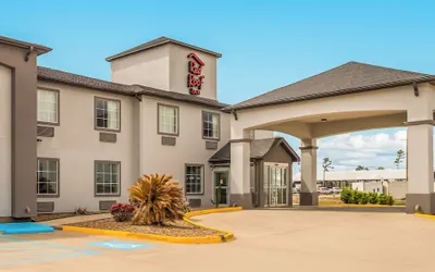 Photo 2 - Red Roof Inn & Suites Lake Charles
