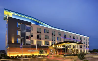 Photo 2 - Aloft by Marriott Green Bay