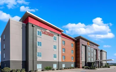 Photo 2 - Hawthorn Extended Stay by Wyndham Ardmore