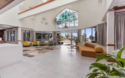 Photo 3 - Medallion Inn & Suites